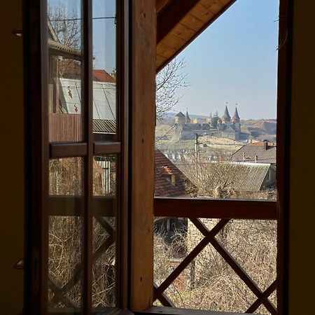 Tisnyi 7 Guest House Kamjanets-Podilskyi Eksteriør billede